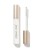 PureLash® Lash Extender & Conditioner znajduje się w eleganckim, smukłym pojemniku o mlecznobiałym trzonie i metaliczno-złotej zakrętce. Design minimalistyczny i nowoczesny. Obok szczoteczka w białym kolorze, z równomiernie rozmieszczonymi włoskami.