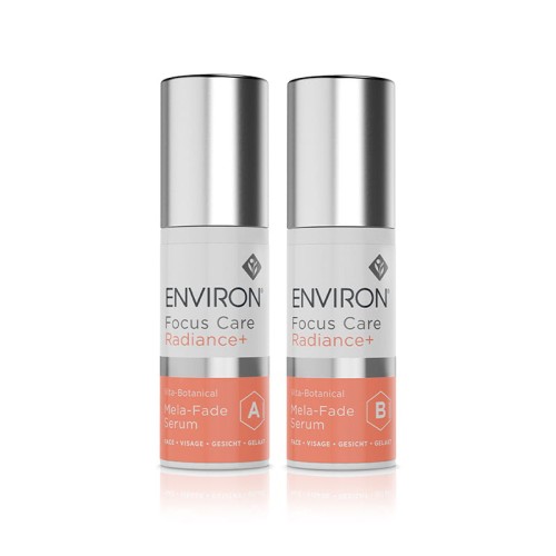 Zestaw dwóch białych butelek, każda o pojemności 30 ml. Etykiety zawierają logo Environ, nazwę produktu oraz oznaczenia „Serum A” i „Serum B”. Całość utrzymana w minimalistycznym, nowoczesnym stylu