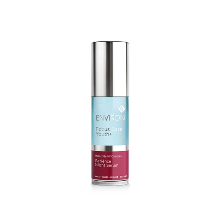 Butelka ENVIRON Serience Night Serum ze srebrną nakrętką i biało-bordową etykietą. Środek butelki jest przezroczysta, z widocznym błękitnym serum w środku (z bąbelkami), co nadaje wrażenie świeżości i lekkości.