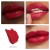 Na zdjęciu widoczna jest szminka Jane Iredale w odcieniu Candy Apple, pokazana na ustach modelek o różnych tonacjach skóry. Odcień: Candy Apple      Klasyczna, głęboka czerwień z chłodnym, lekko wiśniowym tonem Soczysty kolor skórki czerwonego jabłka