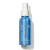 Na zdjęciu znajduje się elegancka, niebieska butelka z białym atomizerem wody Jane Iredale D2O Hydration Spray o pojemności 90 ml. Produkt posiada oznaczenie ECOCERT co potwierdza jego organiczne i naturalne pochodzenie składników.