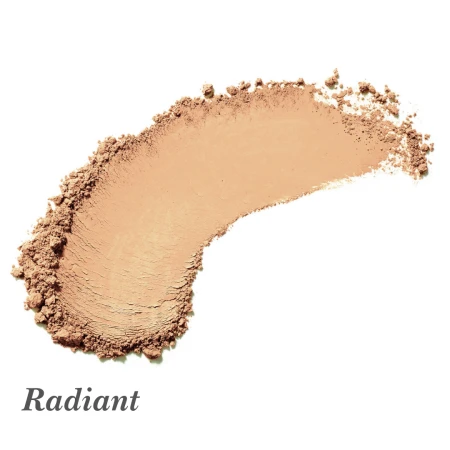 Widoczna jest próbka odcienia pudru amazing base Jane Iredale w odcieniu Radiant: Jasny odcień z lekkim złotym połyskiem