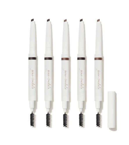 Na zdjęciu zestaw pięciu kredek do brwi PureBrow Shaping Pencil.  Każda kredka jest dwustronna, z jednej strony jest skośna końcówka w konkretnym kolorze, z drugiej wygodna spiralka do wyczesywania i stylizowania brwi.