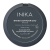 Na zdjęciu widoczna jest tylna strona opakowania produktu INIKA Organic Baked Contour Duo w odcieniu Almond. Opakowanie jest okrągłe, w matowym, grafitowo-czarnym kolorze, z białym nadrukiem zawierającym podstawowe informacje o produkcie
