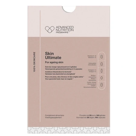 różowe opakowanie suplementu Skin Ultimate marki Advanced Nutrition Programme, zawierające 140 kapsułek na 28 dni. Zawiera m.in. witaminy A+D, antyoksydanty, omega 3+6, biotynę i astaksantynę.