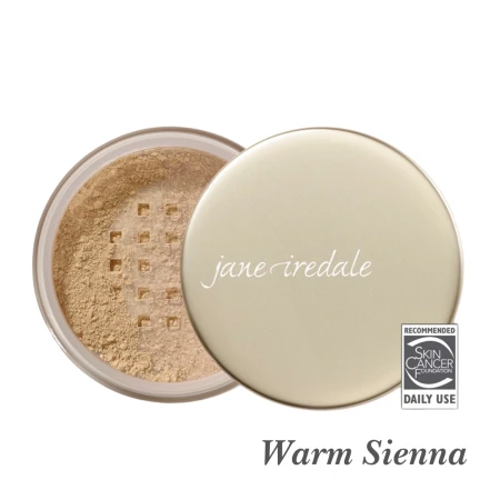 Warm Silk to sypki podkład mineralny Jane Iredale o ciepłym, jasnym odcieniu z żółtymi tonami, idealny dla jasnej karnacji, zapewniający naturalne krycie, ochronę SPF 15 i rekomendowany przez Skin Cancer Foundation do codziennego użytku.