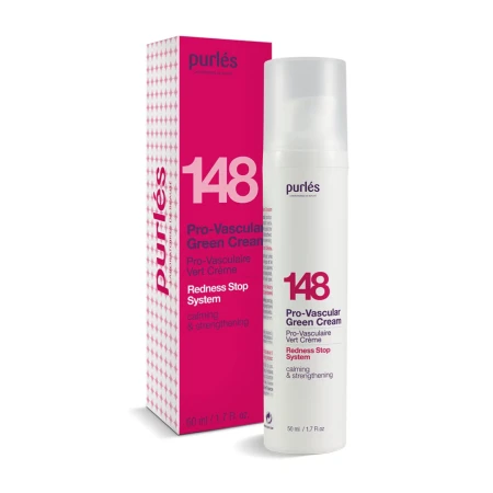 Widoczny jest produkt Purles – Pro-Vascular Green Cream 148. Po prawej stronie jest biała butelka typu airless, z logiem marki oraz oznaczeniem numeru produktu „148” w dużym różowym nadruku.  Po lewej stronie jest kartonik w intensywnie różowym kolorze.