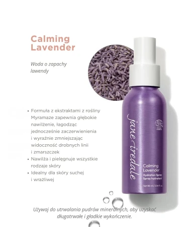 Na zdjęciu znajduje się elegancka, fioletowa butelka z białym atomizerem wody Jane Iredale Lavender Hydration Spray o pojemności 90 ml. Obok butelki  wypisane właściwości produktu.