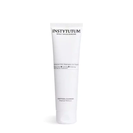 Minimalistyczne ujęcie INSTYTUTUM Adaptogel Cleanser w białej, smukłej tubie. Elegancki, kliniczny design podkreśla profesjonalny charakter produktu.