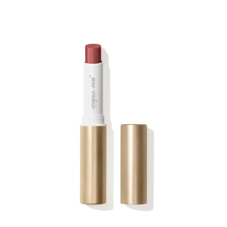 Na zdjęciu widzimy pomadkę Jane Iredale w odcieniu Rosebud. Odcień to ciepły zgaszony koral – połączenie przytłumionego różu z nutą brzoskwini i terakoty.