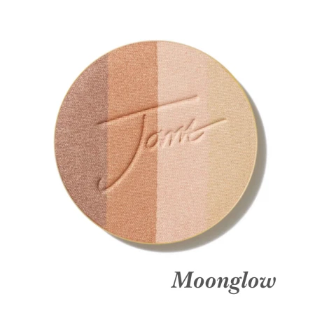 Okrągły, prasowany wielofunkcyjny bronzer do twarzy marki Jane Iredale w odcieniu Moonglow z wytłoczonym logo Jane Iredale. Bronzer sklada sie z czterech odcieni która są opisane słownie na grafice.