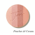Okrągły, prasowany wielofunkcyjny bronzer do twarzy marki Jane Iredale w odcieniu Peaches &amp;amp; Cream z wytłoczonym logo Jane Iredale. Bronzer sklada sie z czterech odcieni która są opisane słownie na grafice.