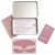 Zestaw Purles Reusable Silicone Eye Patches Na zdjęciu. Eleganckie, metalowe pudełko z instrukcją użytkowania, różowe opakowanie zewnętrzne oraz komplet silikonowych płatków: dwa pod oczy i jeden na okolice czoła. Delikatna, pudrowa kolorystyka.