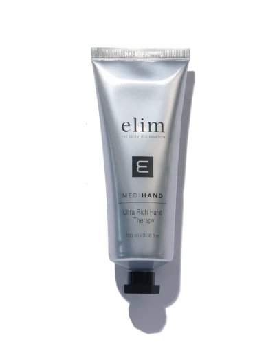 Srebrna tubka kremu do rąk Elim MediHand Ultra Rich Hand Therapy o pojemności 100 ml ustawiona pionowo na białym tle. Produkt przeznaczony do intensywnej pielęgnacji dłoni, z eleganckim metalicznym wykończeniem opakowania i czarną zakrętką.