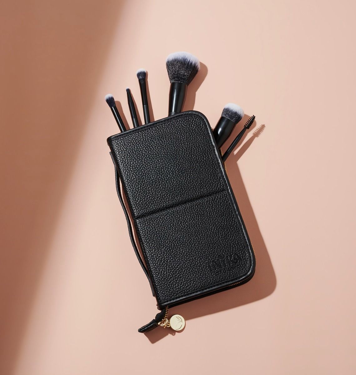 INIKA ORGANIC Flat Top Kabuki Brush - wegański pędzel do podkładu i pudru