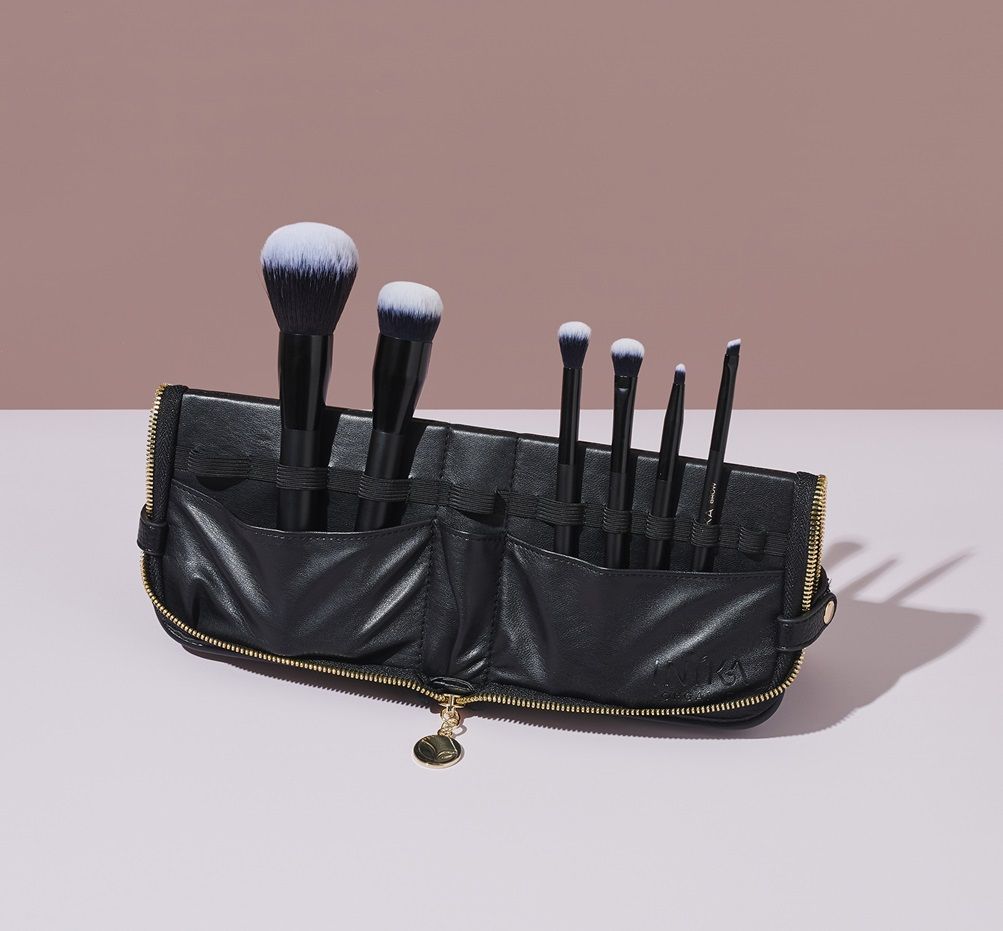 INIKA ORGANIC Cheek Topper Brush - wegański pędzel do podkładu, różu i bronzera