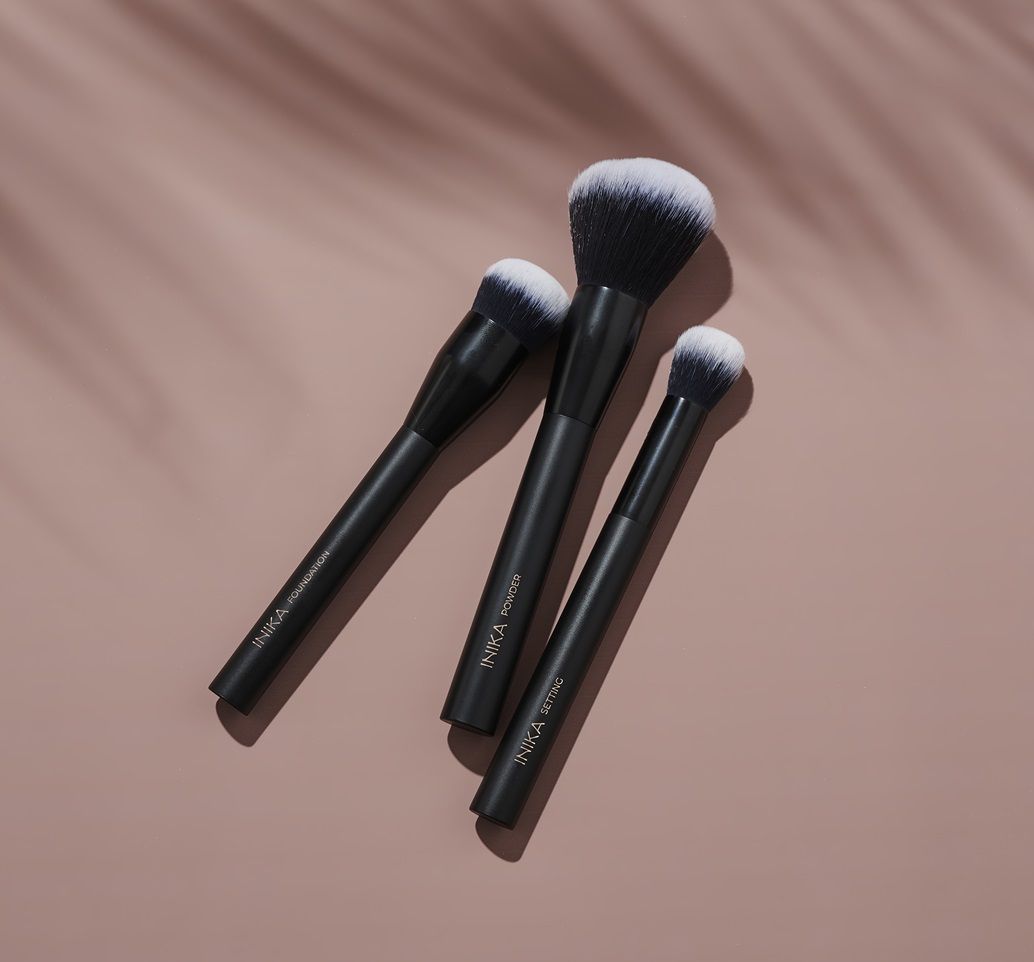 INIKA ORGANIC Shadow Brush - wegański pędzel do nakładania i blendowania cieni do oczu